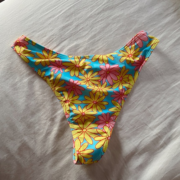 SUMMER BIKINI - Picture 2 of 4